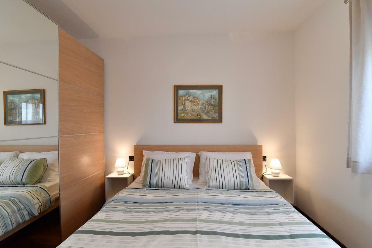 City Penthouse Vita Pula Bagian luar foto