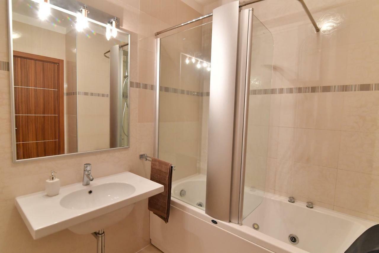 City Penthouse Vita Pula Bagian luar foto