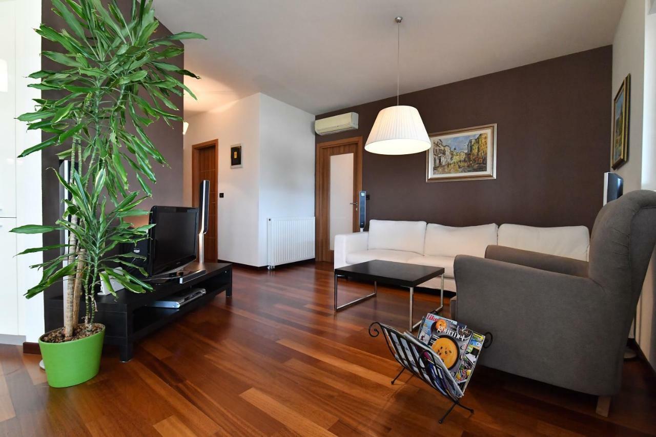 City Penthouse Vita Pula Bagian luar foto