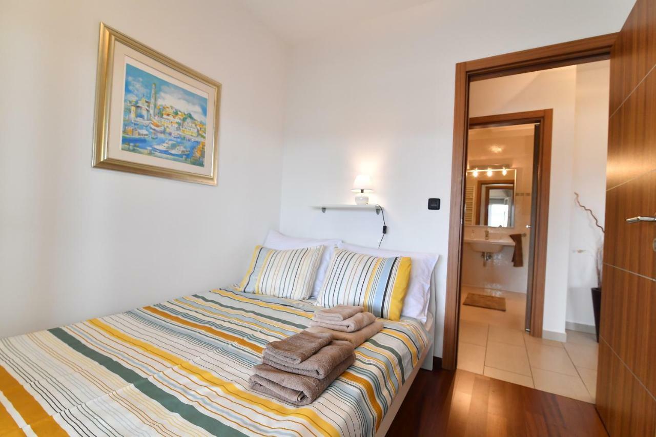 City Penthouse Vita Pula Bagian luar foto