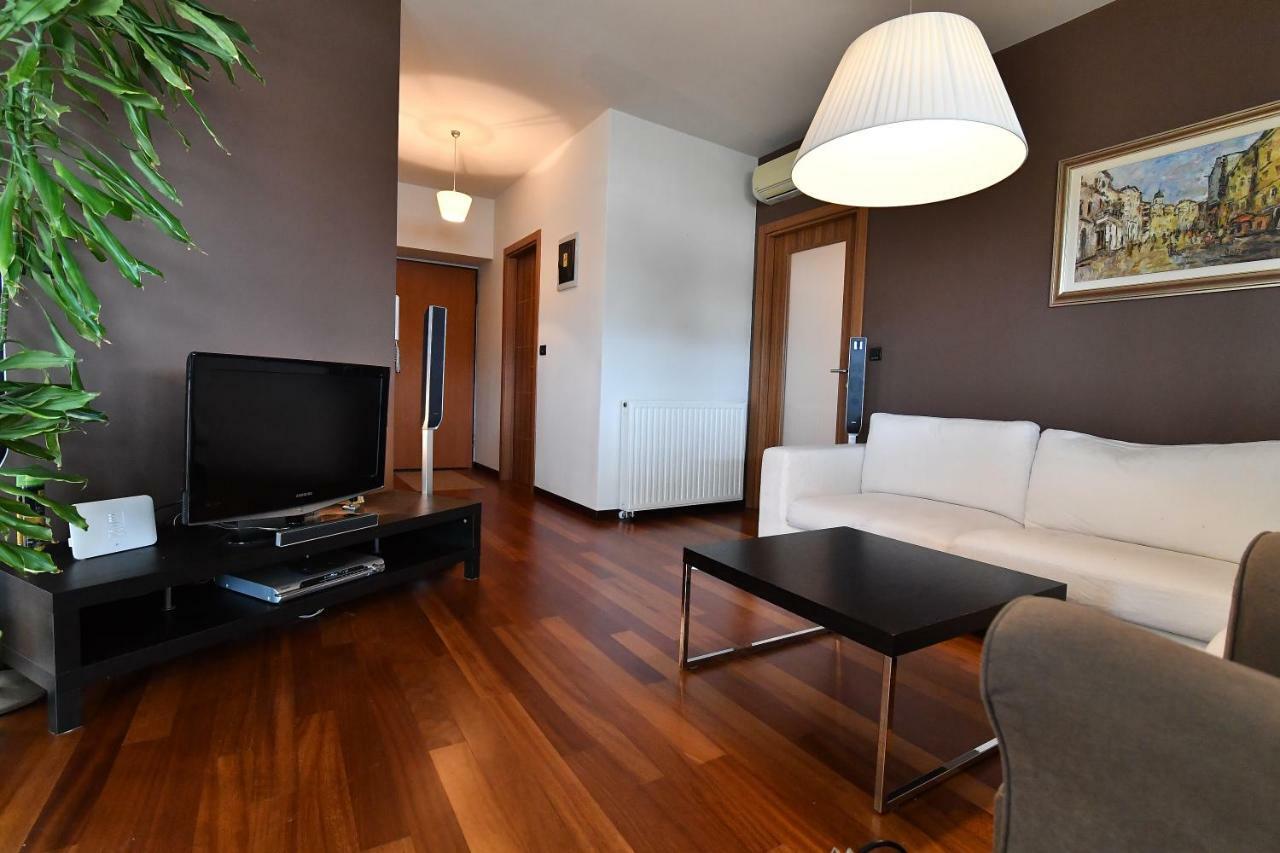 City Penthouse Vita Pula Bagian luar foto