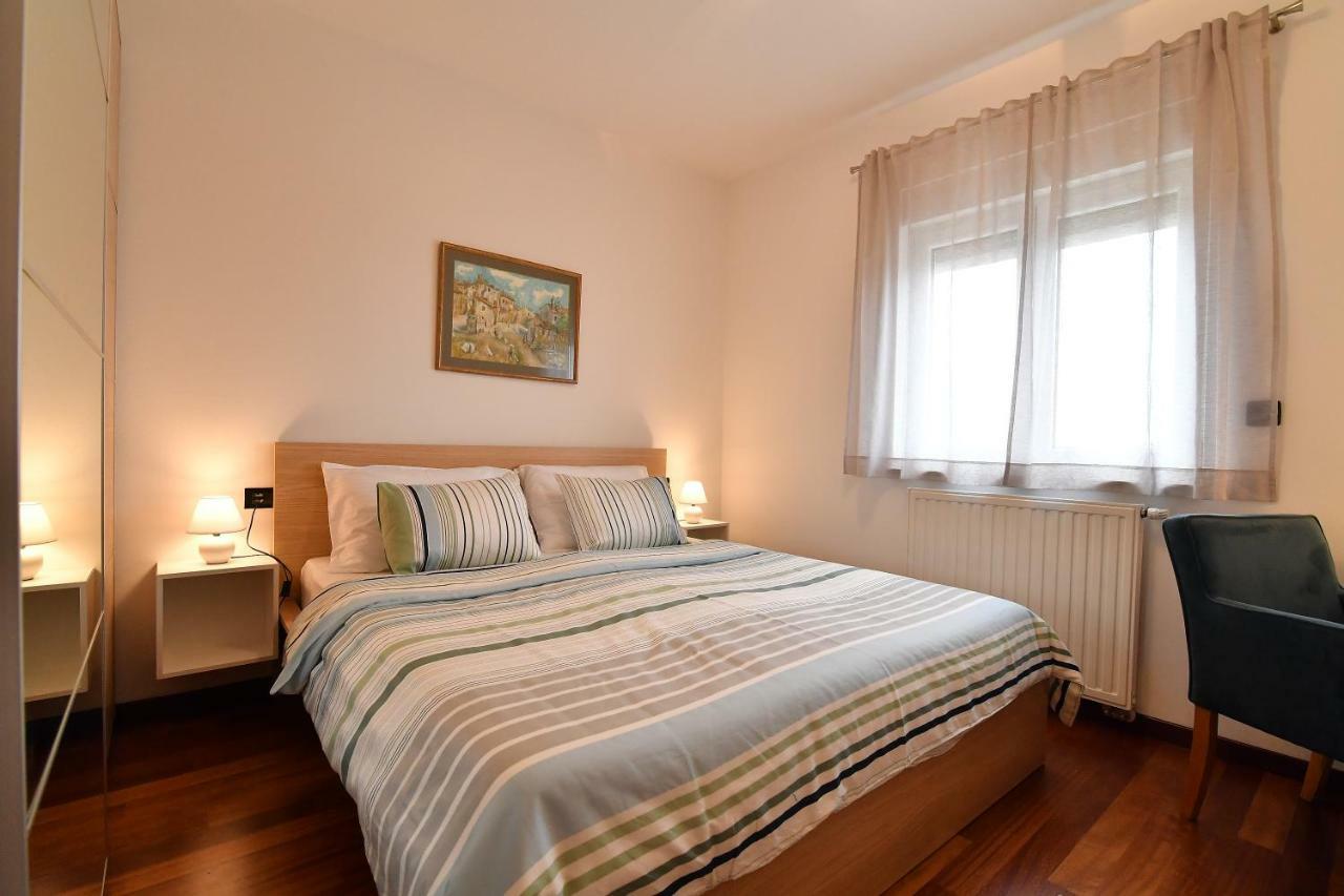 City Penthouse Vita Pula Bagian luar foto